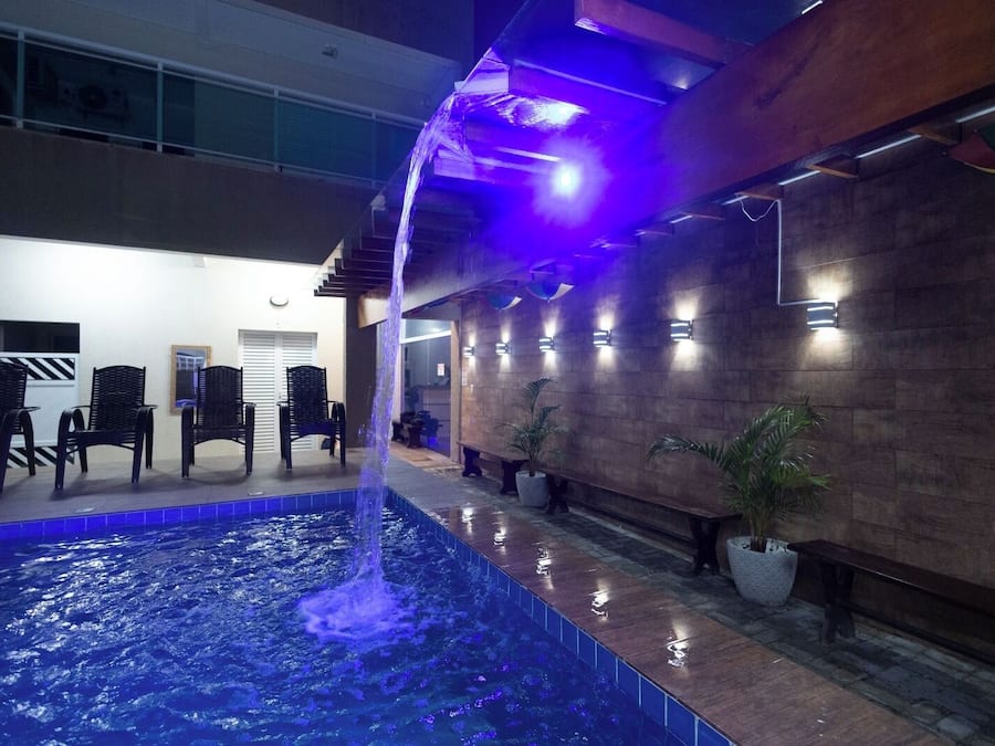 2 piscines couvertes