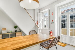 Appartement Duplex Confort | Restauration dans la chambre