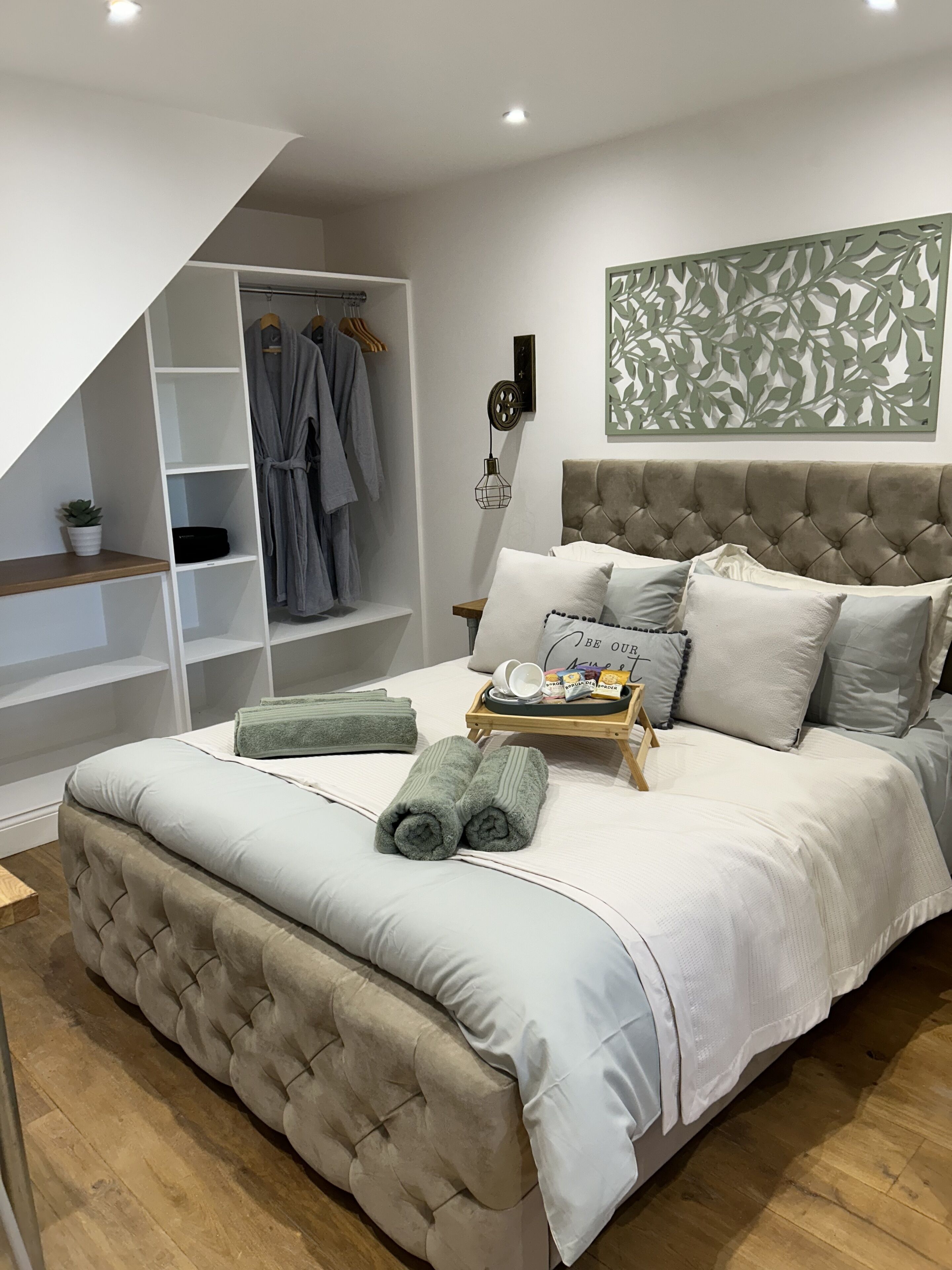 Luxury Studio Suite (Cosy King) | Premium bedding, down comforters, minibar, individually decorated