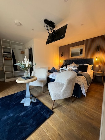 Ropa de cama de alta calidad, edredón y minibar