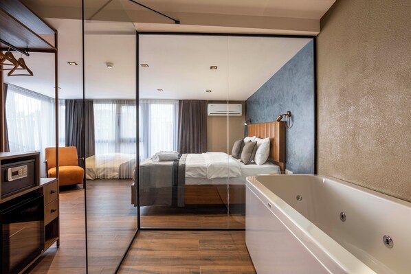 Exclusive Room | In-room safe, desk, laptop workspace, soundproofing - Marlon Hotel (Istanbul)