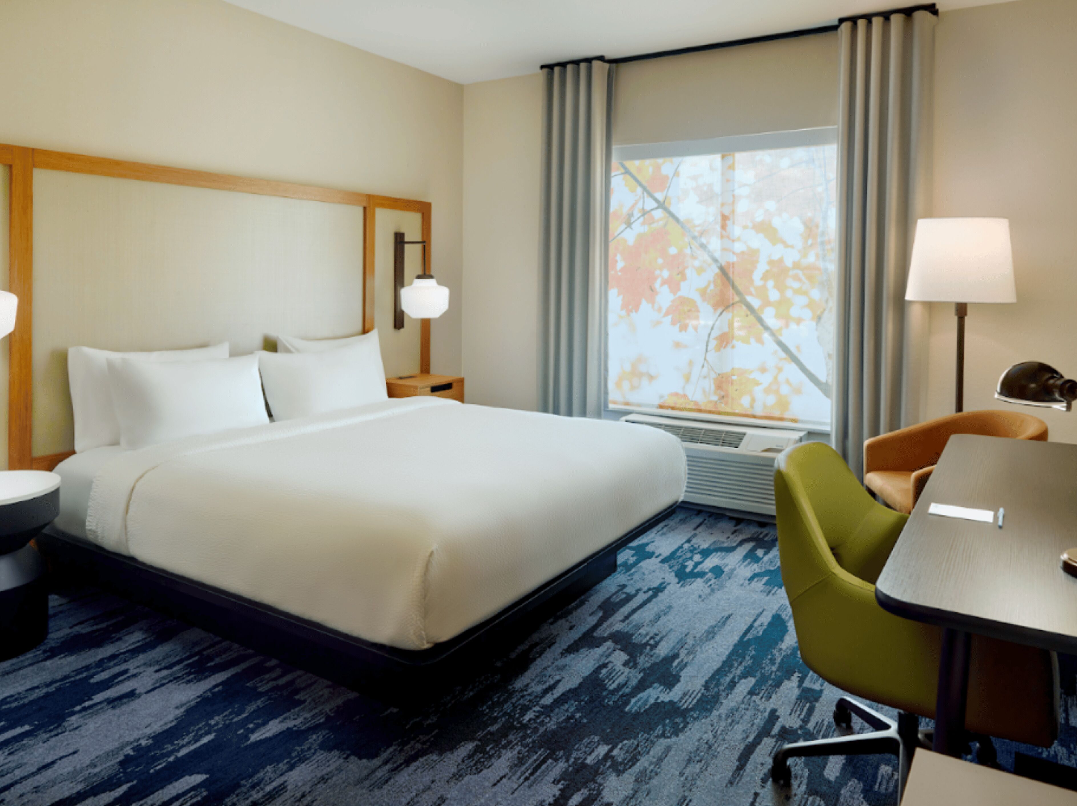 Standard Room, 1 King Bed | Desk, free cribs/infant beds, free WiFi, bed sheets