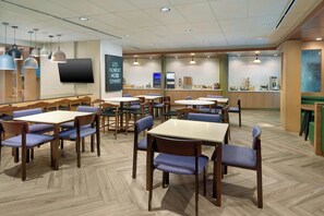 Petit déjeuner continental compris tous les jours