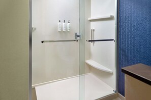 Towels, toilet paper - Fairfield Inn & Suites By Marriott Alpharetta Avalon Area (Alpharetta)