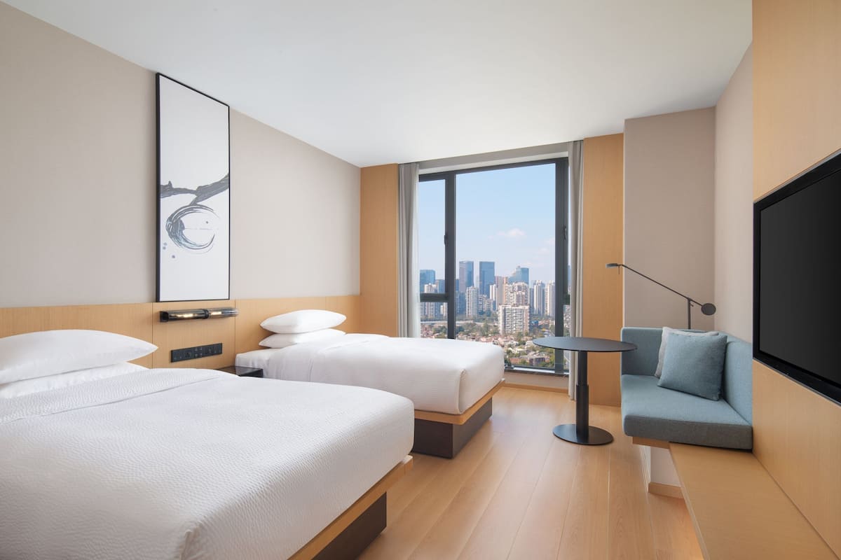 Superior Twin Room, 2 Twin Beds | 1 bedroom, down comforters, in-room safe, desk