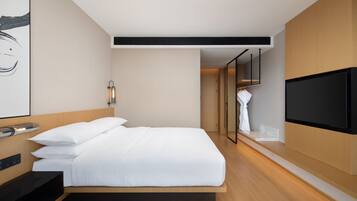 Down duvets, in-room safe, desk, blackout curtains