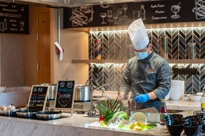 Daily buffet breakfast (CNY 76 per person) - Fairfield By Marriott Chengdu Hi-Tech Zone (Chengdu)