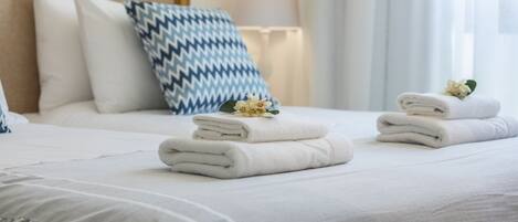 3 bedrooms, iron/ironing board, free WiFi, bed sheets