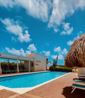 Pool - Tropical detached bungalow with communal pool. 2 bathrooms and washingmachine.  (Willemstad)