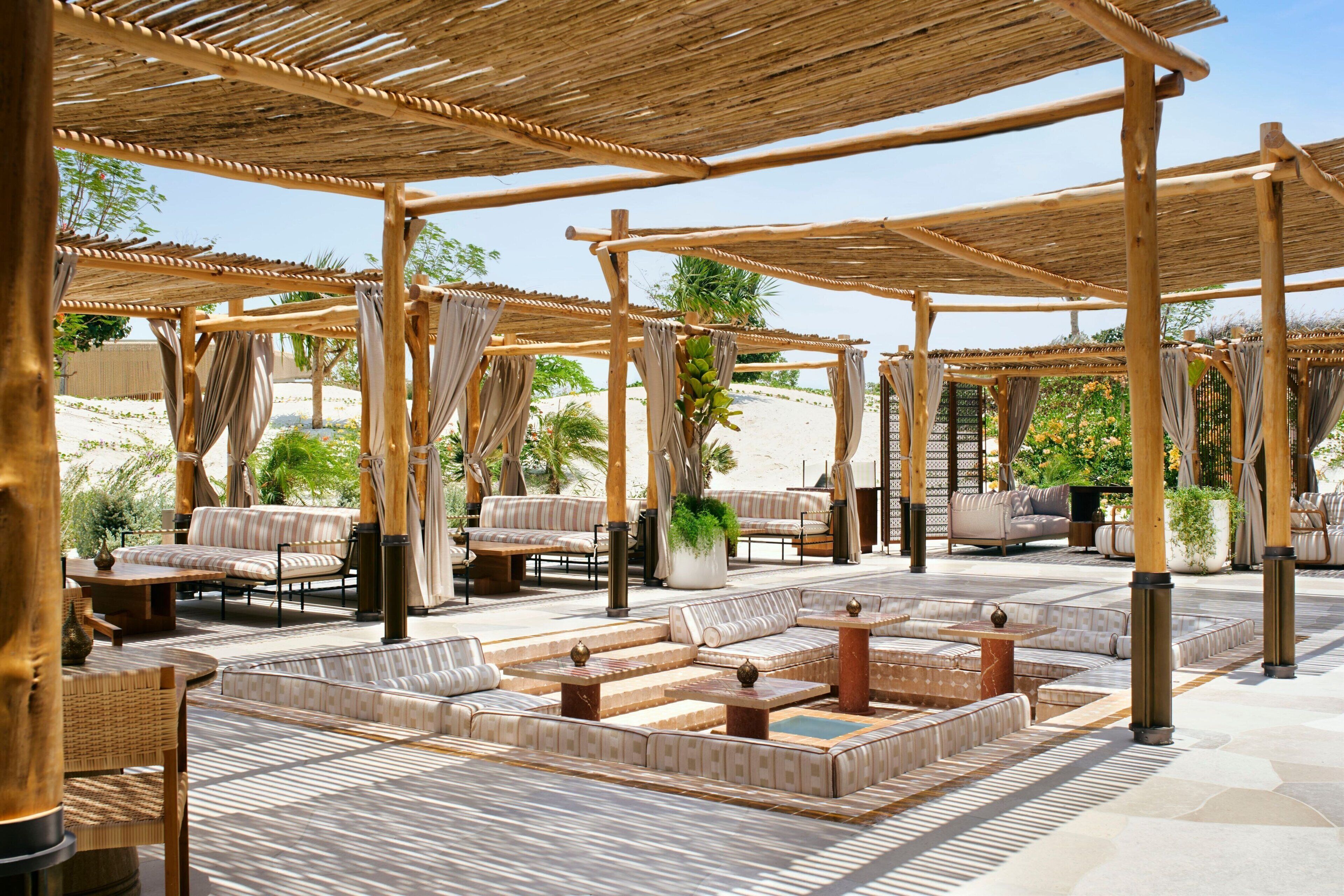 2 buitenzwembaden, gratis zwembadcabana's, parasols voor strand/zwembad