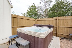 Tina de hidromasaje al aire libre