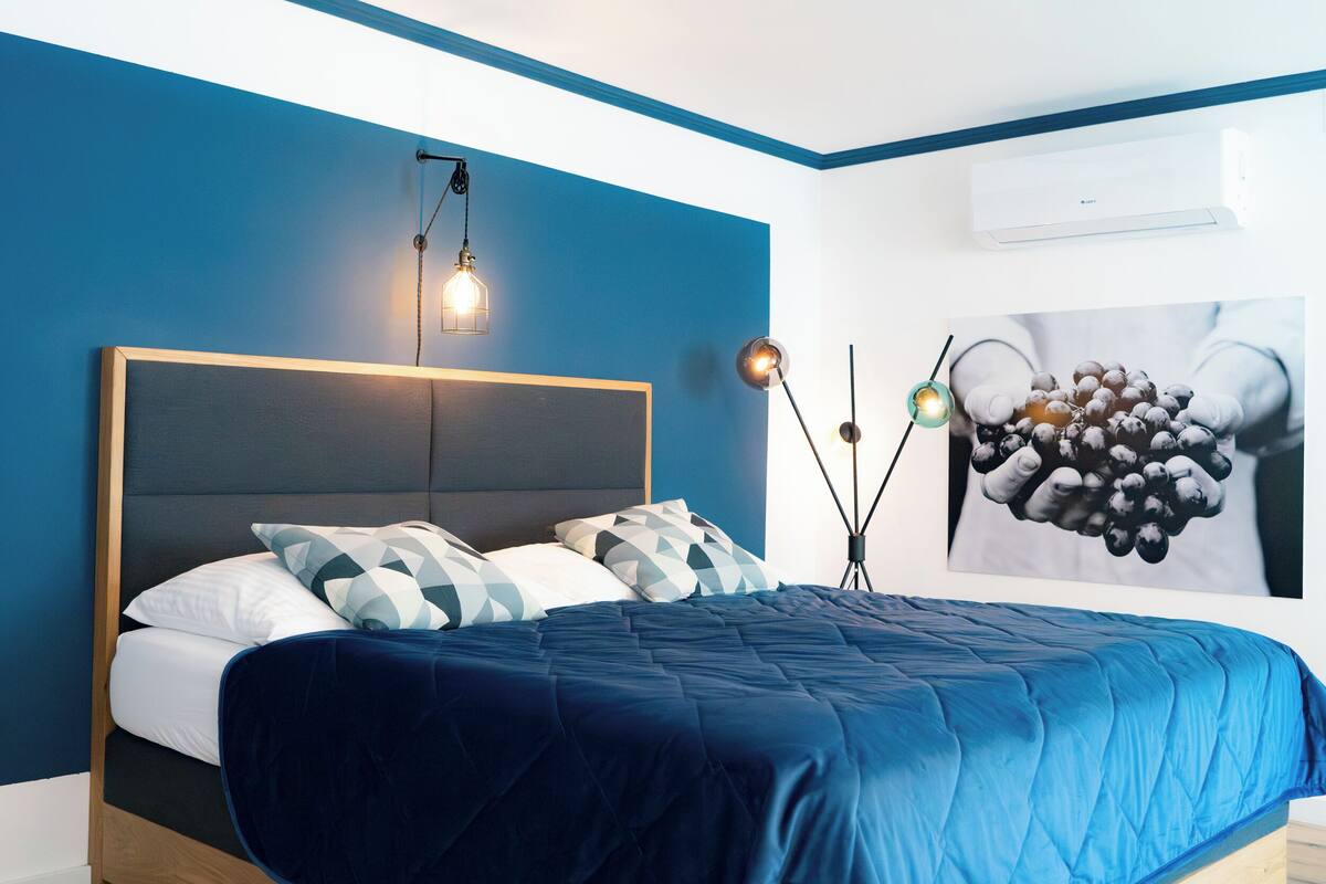 In-room safe, desk, laptop workspace, WiFi (free)