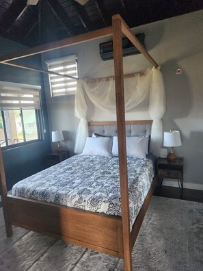 4 habitaciones, tabla de planchar con plancha, wifi y ropa de cama