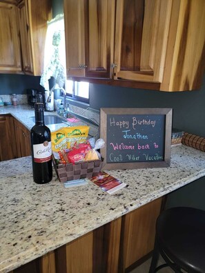 Dining - Cool Vibes Vacation (Priory)