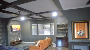 Interior - Cool Vibes Vacation (Priory)