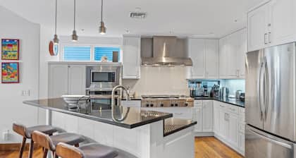 Alpine Artistic: Bright & Modern