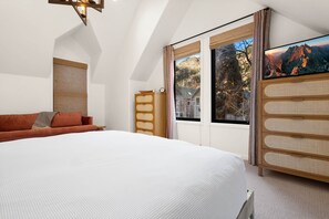 3 bedrooms, iron/ironing board, free WiFi, bed sheets - Alpine Meadows Victorian Getaway: 3 bed/4 bath (Telluride)