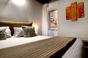 Habitación Deluxe | 1 dormitorio, escritorio, espacio para trabajar con un portátil