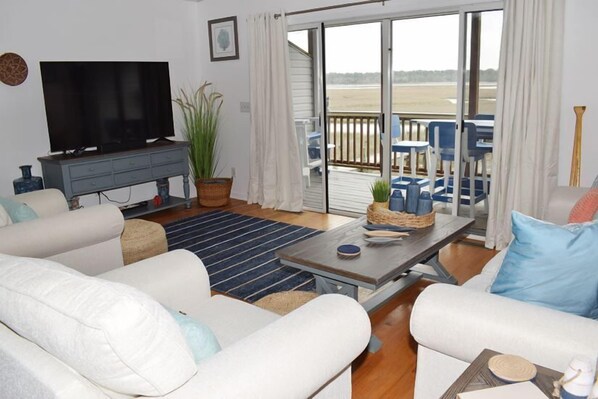 Smart TV - Misty Sunrise- 2BR | Waterfront | Shared Pier (Chincoteague)
