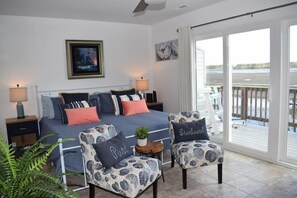 2 bedrooms, free WiFi - Misty Sunrise-Waterfront Views-Relax & Unwind-Modern Decor (Chincoteague)