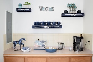 Interior - Misty Sunrise-Waterfront Views-Relax & Unwind-Modern Decor (Chincoteague)