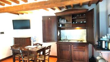Fridge, microwave, stovetop, electric kettle