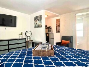 1 chambre, fer et planche à repasser, Wi-Fi gratuit, draps fournis