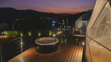Design Cabin, 1 Bedroom, Balcony, Mountain View | Terrace/patio