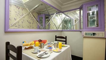 Quarto casal executivo | Wi-Fi de cortesia, roupa de cama