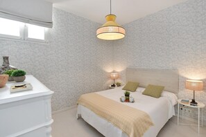 3 chambres, fer et planche à repasser, Wi-Fi gratuit, draps fournis