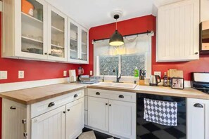 Lave-vaisselle, chaise haute