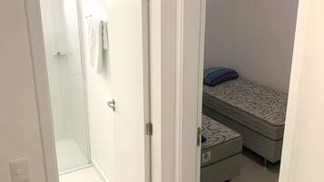 2 makuuhuonetta, silitysrauta/-lauta, Wi-Fi, vuodevaatteet