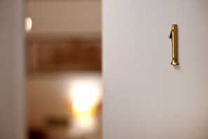 Comfort-Dreibettzimmer, Blick auf den Innenhof | Kostenloses WLAN