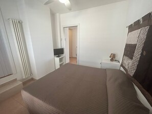 1 bedroom - 1 Bedroom Apartment in Vieste (Vieste)