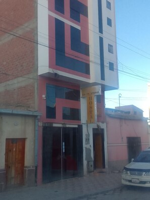 Exterior - Hostal Sin Fronteras  (Uyuni)