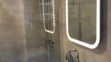 Comfort Cabin | Bathroom | Towels
