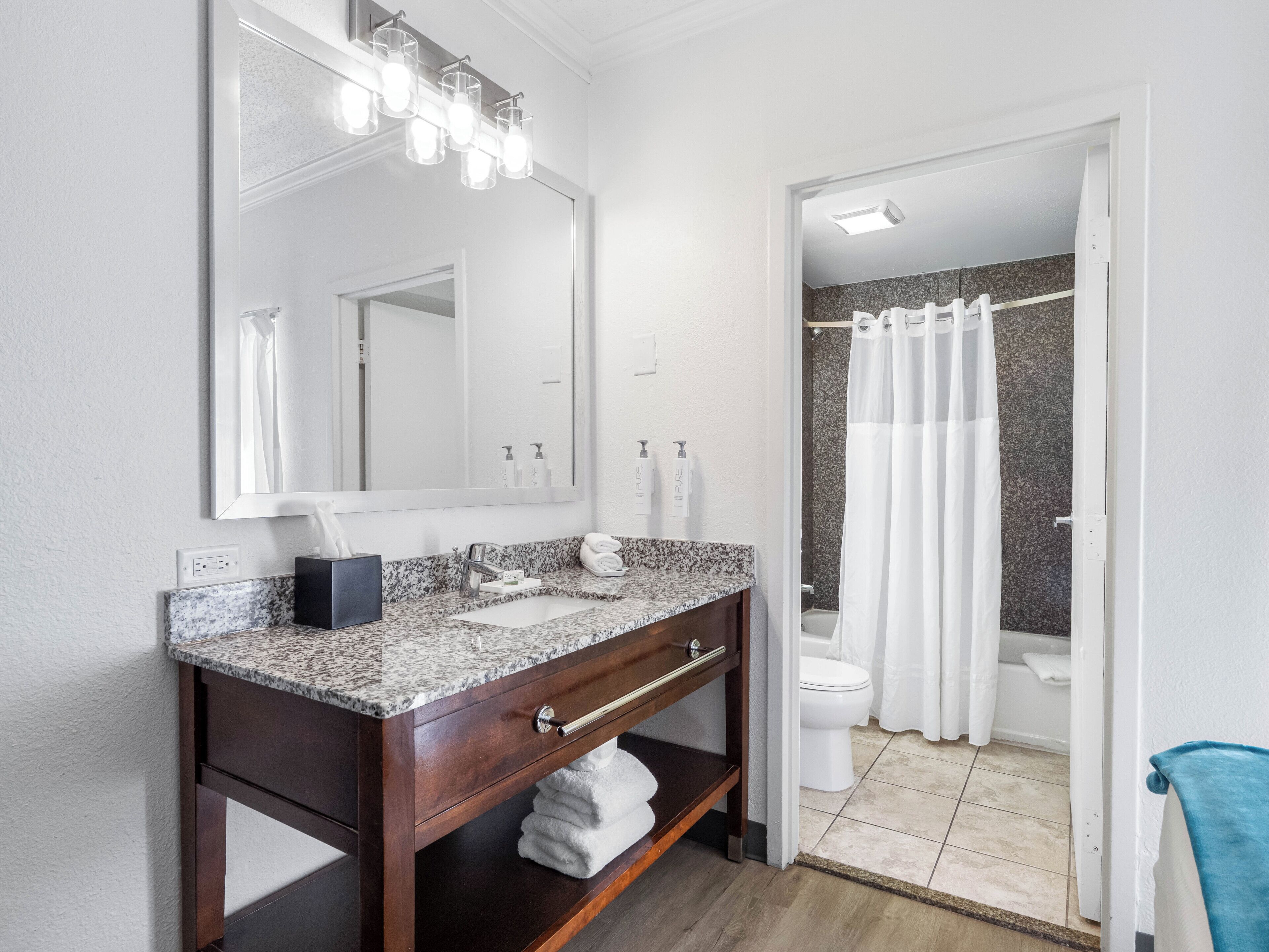 Foto - OASIS BAY SUITES, Tampa, Busch Gardens, USF