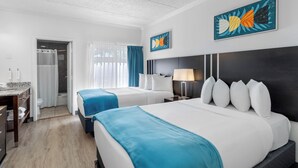 Double Queen Suite | 筆電工作空間、熨斗/熨衣板、免費無線上網、床單