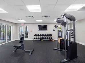 Gym - OASIS BAY SUITES, Tampa, Busch Gardens, USF (Tampa)