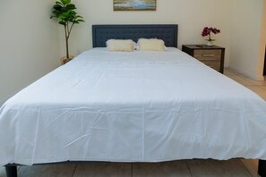 3 bedrooms, desk, iron/ironing board, WiFi
