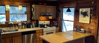 Quiet 2 Bdrm Home on Five Acres, 15 Minutes from Middlebury