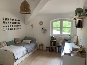 5 bedrooms, iron/ironing board, WiFi - Belle Bastide Avec Piscine Dans un Écrin de Verdure aux Portes D'aix-en-provence (Aix-en-Provence)