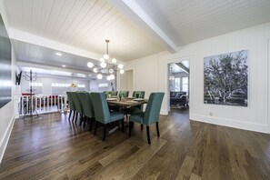 Dining - Historic Dunn Ranch Ashland Oregon. Sleeps 12 to 14 Great for large groups.
 (Ashland)