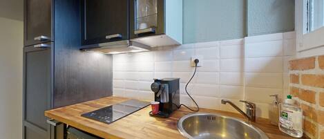 Fridge, microwave, coffee/tea maker