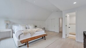 4 habitaciones, tabla de planchar con plancha y acceso a internet