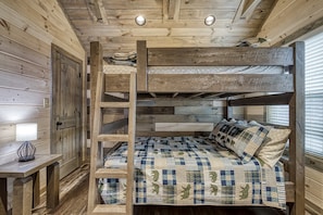 3 chambres, fer et planche à repasser, lit de bébé portatif