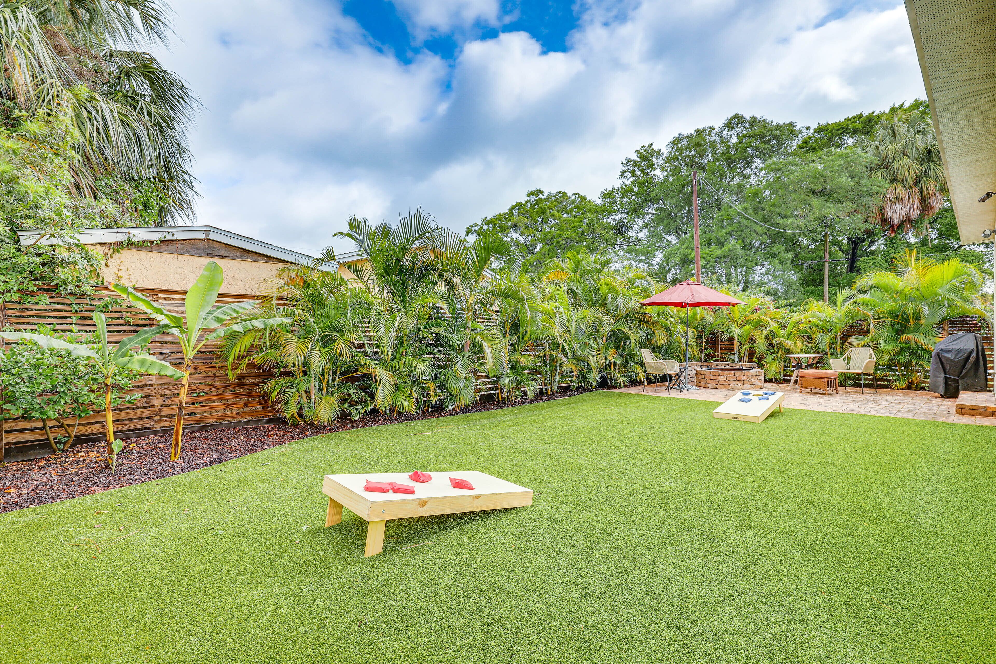 Tampa Home w/ Fire Pit, Grill, Cornhole + More!