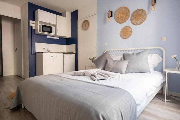 1 chambre, bureau, lit parapluie, Wi-Fi gratuit