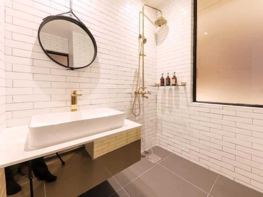 Standard Room | Bathroom