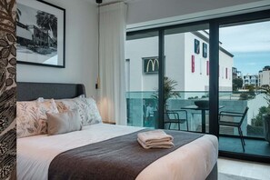 2 Schlafzimmer, Schreibtisch, Bügeleisen/Bügelbrett, Internetzugang